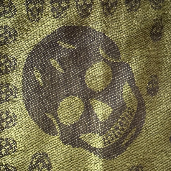 XL Reversible green and black skull scarf with tassels.28” wide 75” Length. - Picture 9 of 9